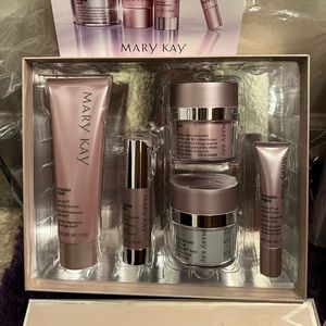 - Mary Kay Timewise repair volume firm set
